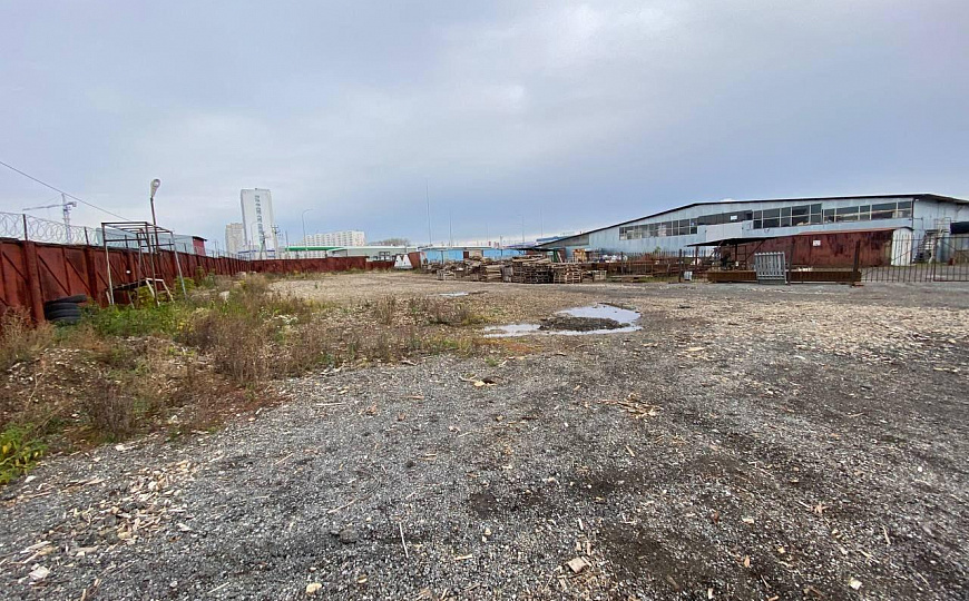 Сдается огороженная площадка фото