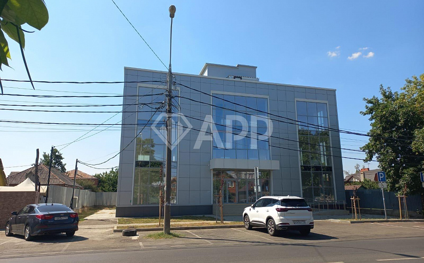 Продаю здание, 1 960 м² фото