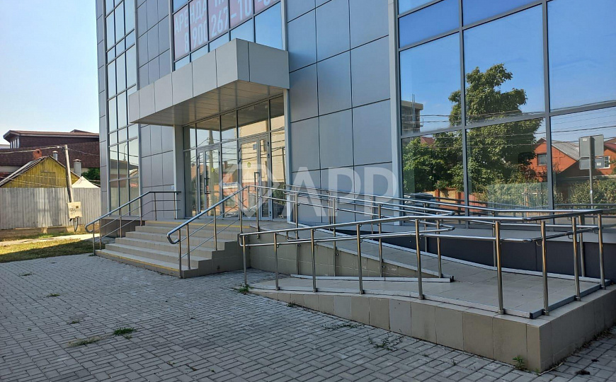 Продаю здание, 1 960 м² фото