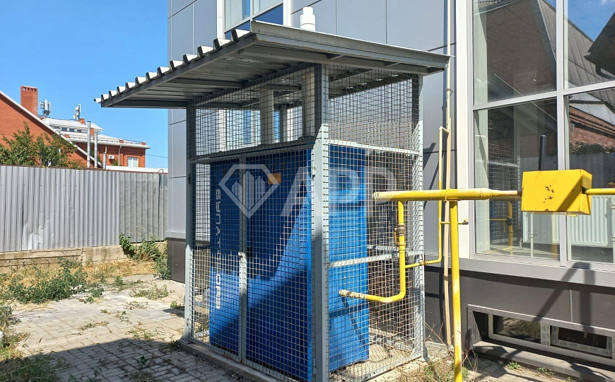 Продаю здание, 1 960 м² фото