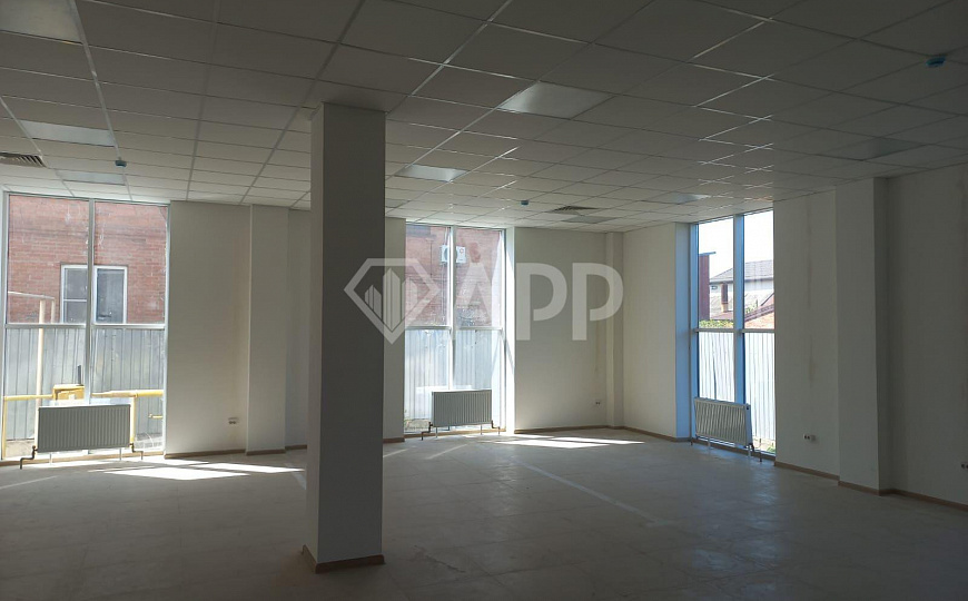 Продаю здание, 1 960 м² фото