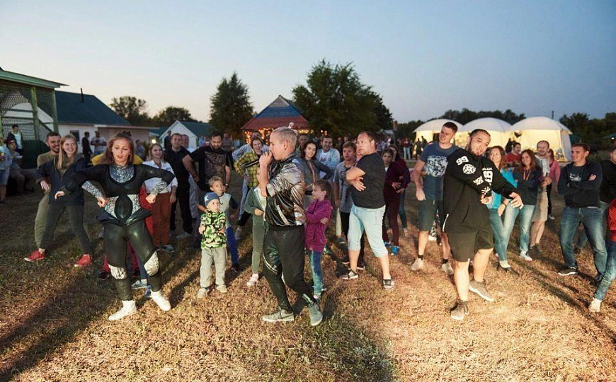 Бизнес-турбаза в пос. Новоягодное фото