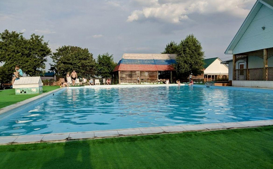 Бизнес-турбаза в пос. Новоягодное фото