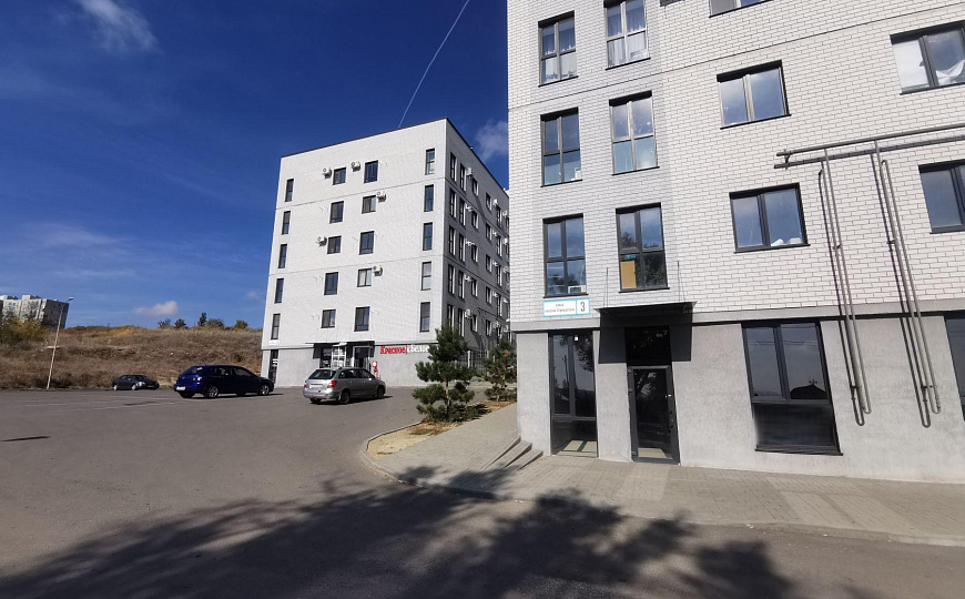 Помещение для вашего бизнеса в новом доме, 97 м² фото