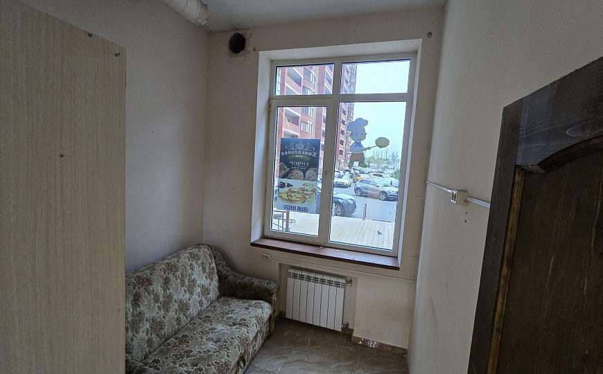 Помещение 125 м² в центре жилого массива. фото