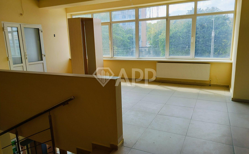 Сдаю помещение на первой линии, 350 м², с высоким трафиком фото