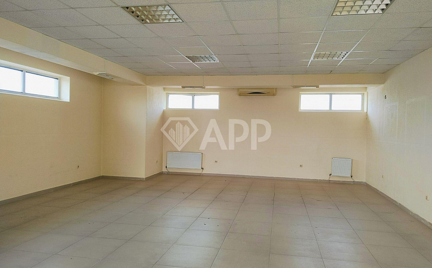 Сдаю помещение на первой линии, 350 м², с высоким трафиком фото