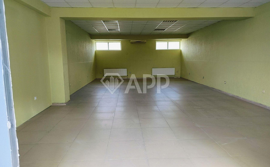 Сдаю помещение на первой линии, 350 м², с высоким трафиком фото