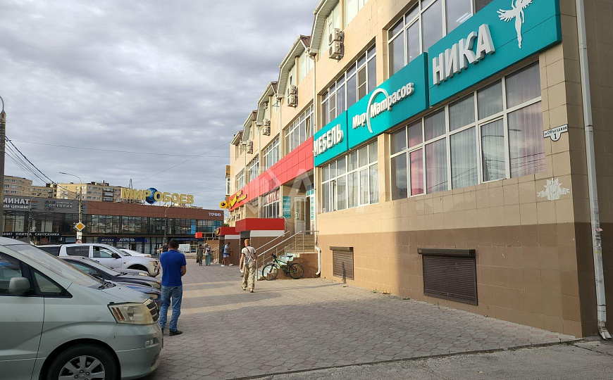 Сдаю помещение на первой линии, 350 м², с высоким трафиком фото