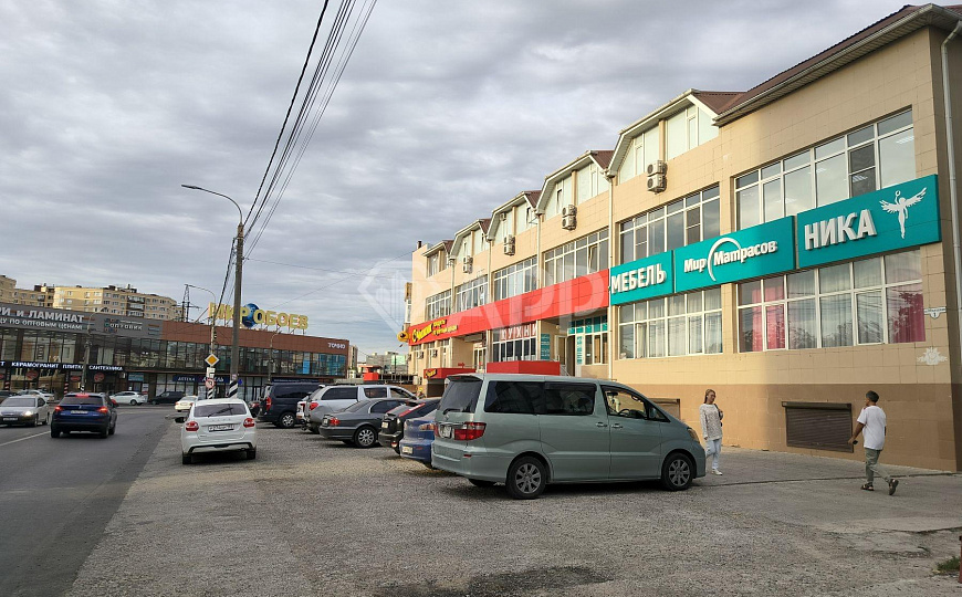 Сдаю помещение на первой линии, 350 м², с высоким трафиком фото