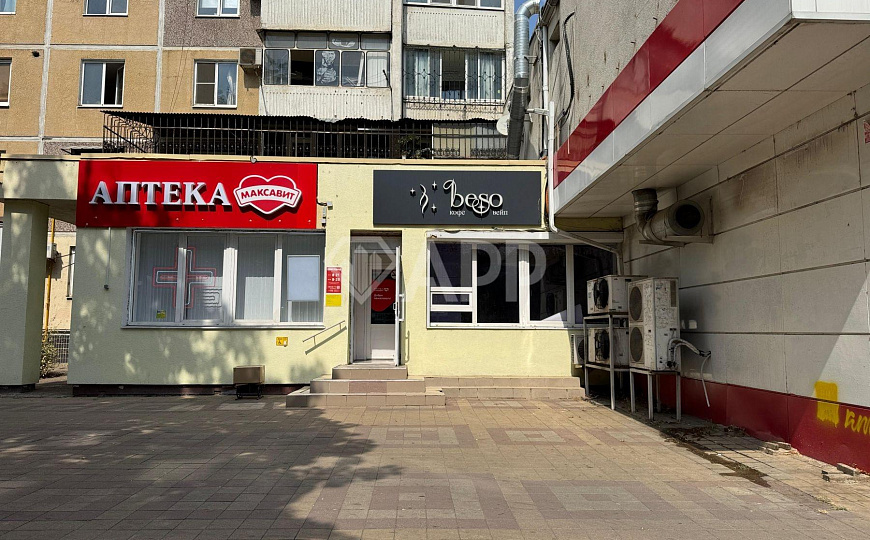 Сдаю торговое помещение, 35 м² на первой линии  фото