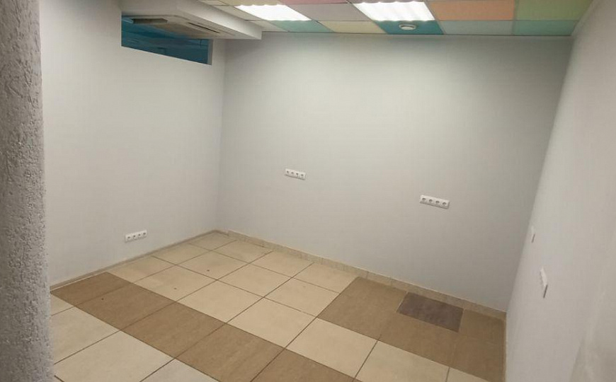 Помещения с огромным трафиком от 60 до 400 м2 фото