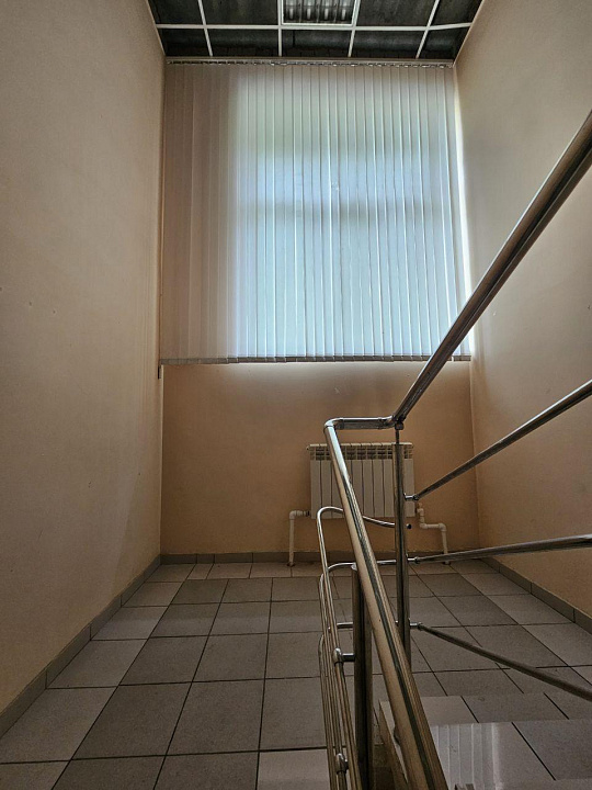 Продается здание 2 этажа с цоколем, 927кв фото