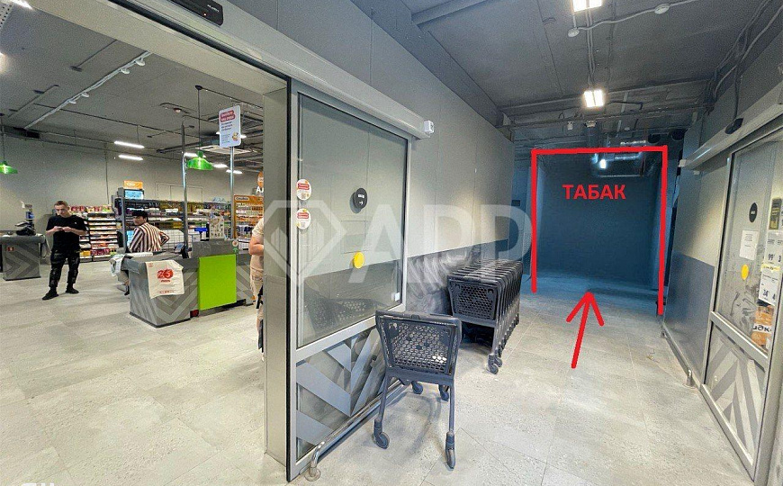 Торговая площадь 20 м2, на входе в магазин "Пятерочка" фото