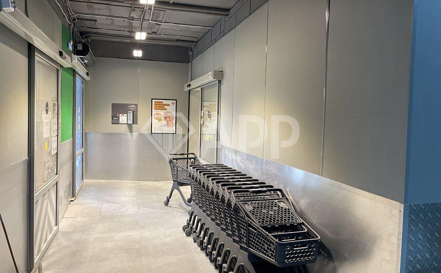 Торговая площадь 20 м2, на входе в магазин "Пятерочка" фото