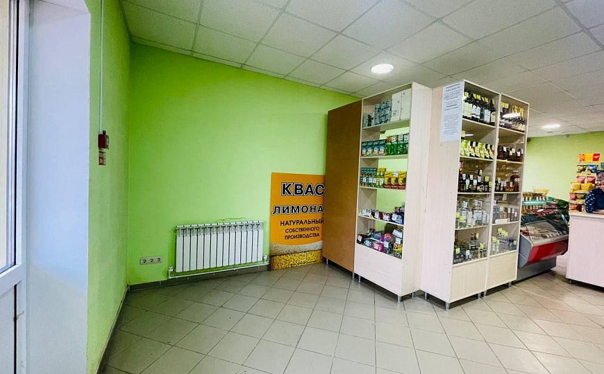 Сдам под торговлю до 30м² в действующем магазине на первой линии фото