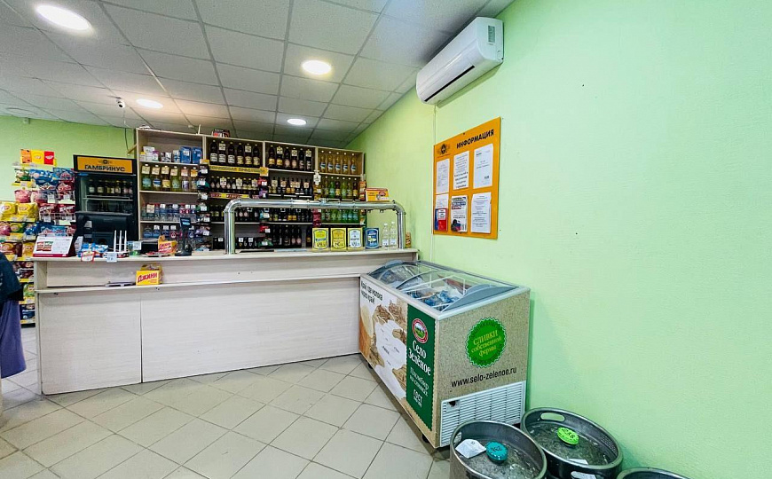 Сдам под торговлю до 30м² в действующем магазине на первой линии фото