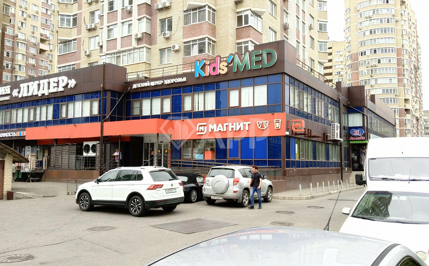Сдаю торговое помещение, 230 м² фото