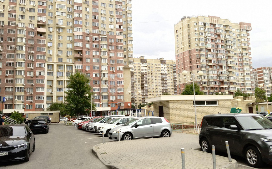 Сдаю торговое помещение, 230 м² фото