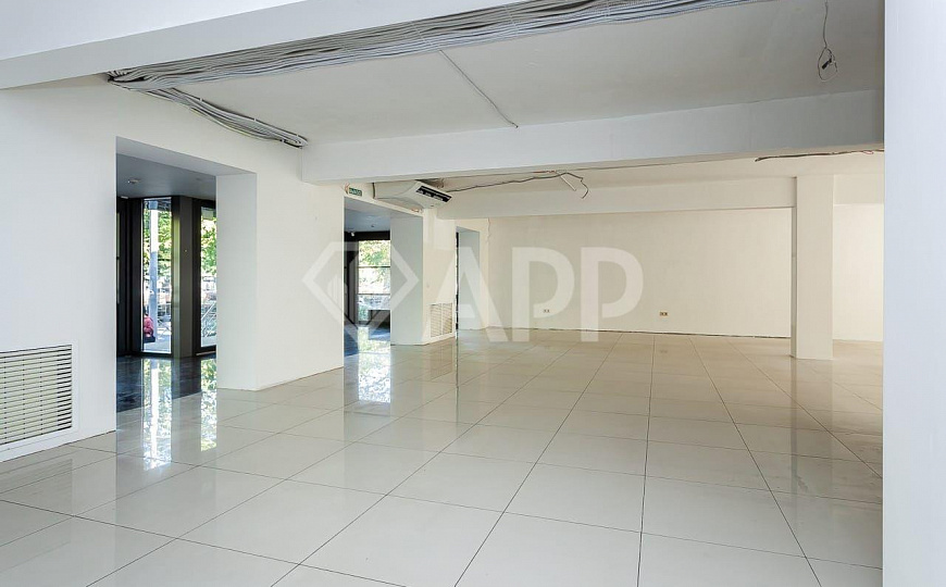 Сдаю помещение с ремонтом, 110 м² фасад Ставропольская фото