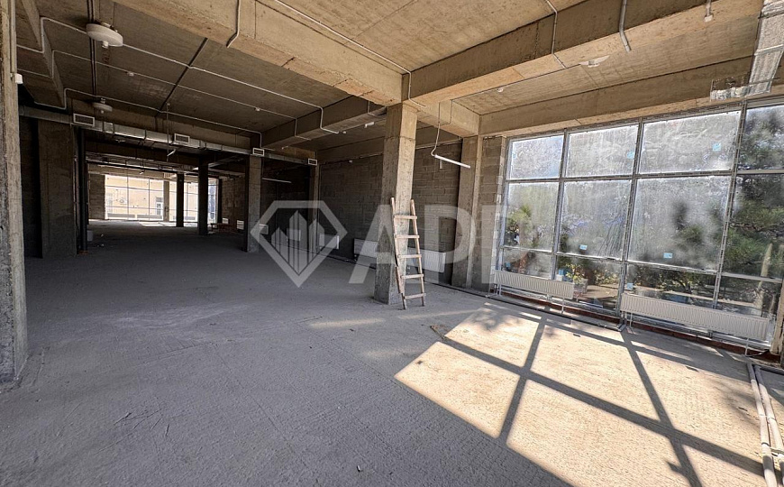 Сдам торговый центр, 880 м² фото