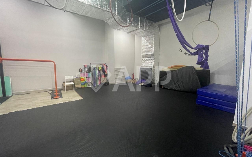 Продам бизнес с низкой арендной ставкой. фото