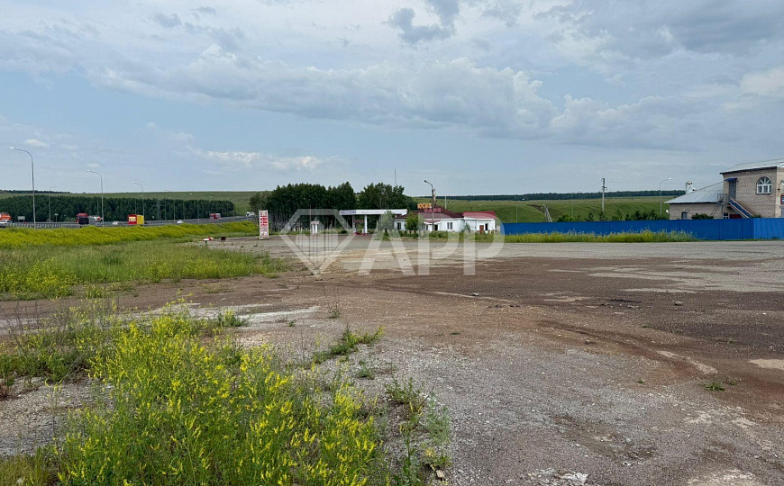 АЗС с кафе на первой линии трассы М7 фото