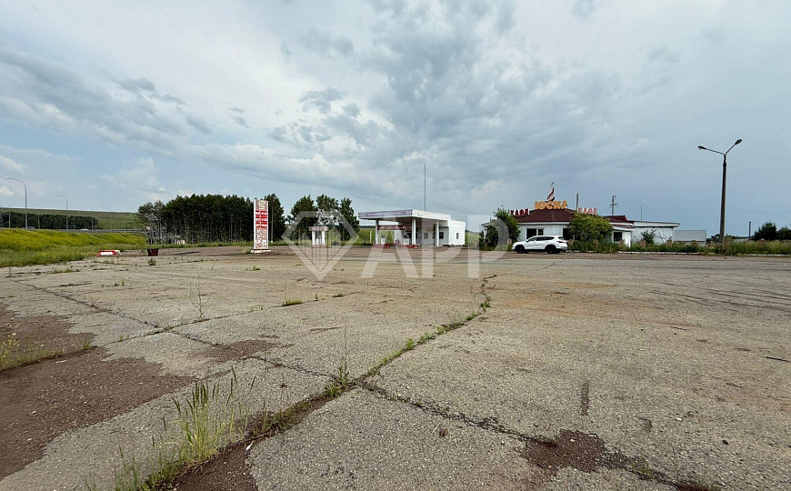 АЗС с кафе на первой линии трассы М7 фото