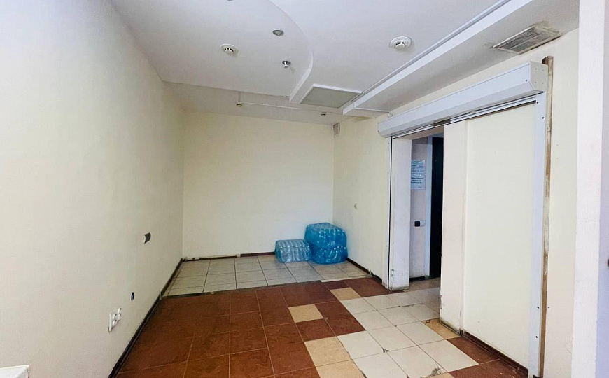 Сдам часть помещения в действующем магазине 14м² фото