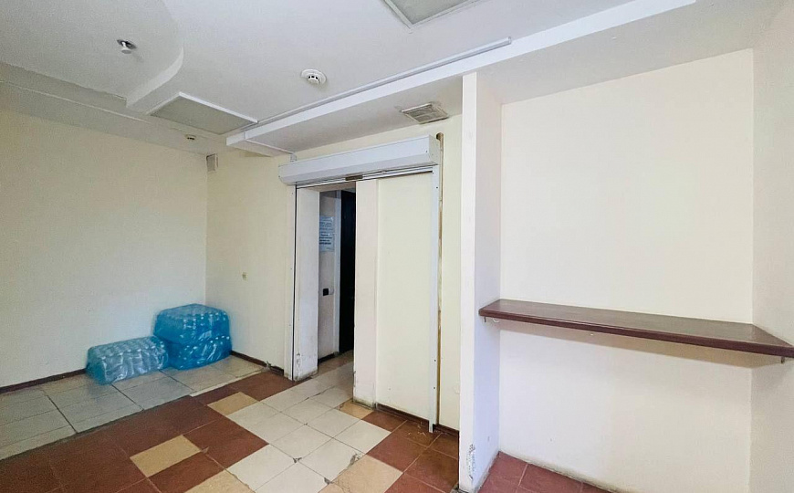 Сдам часть помещения в действующем магазине 14м² фото