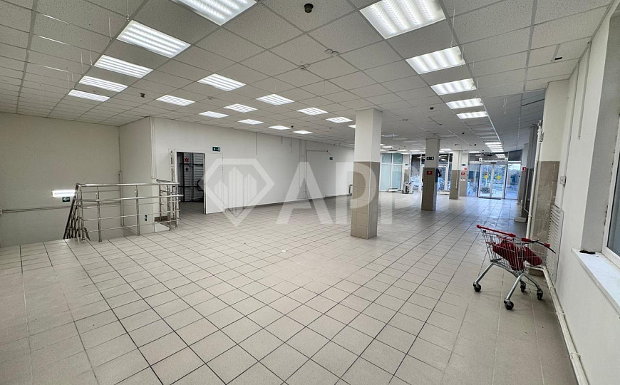 Сдаю помещение, 245 м², в центре фото