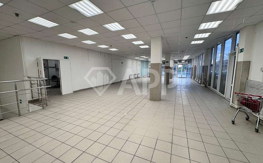 Сдаю помещение, 245 м², в центре фото