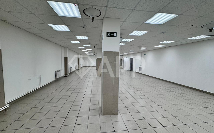 Сдаю помещение, 245 м², в центре фото