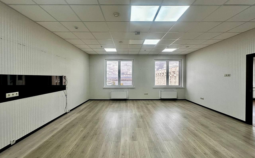 Аренда офиса класса «А» 77 м2 в БЦ «БэлПлаза» с видом на Волгу фото