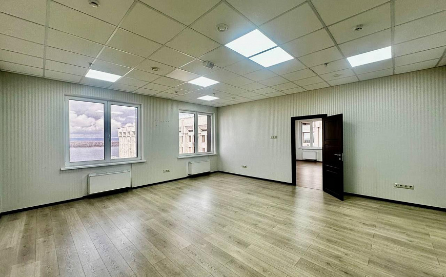 Аренда офиса класса «А» 77 м2 в БЦ «БэлПлаза» с видом на Волгу фото