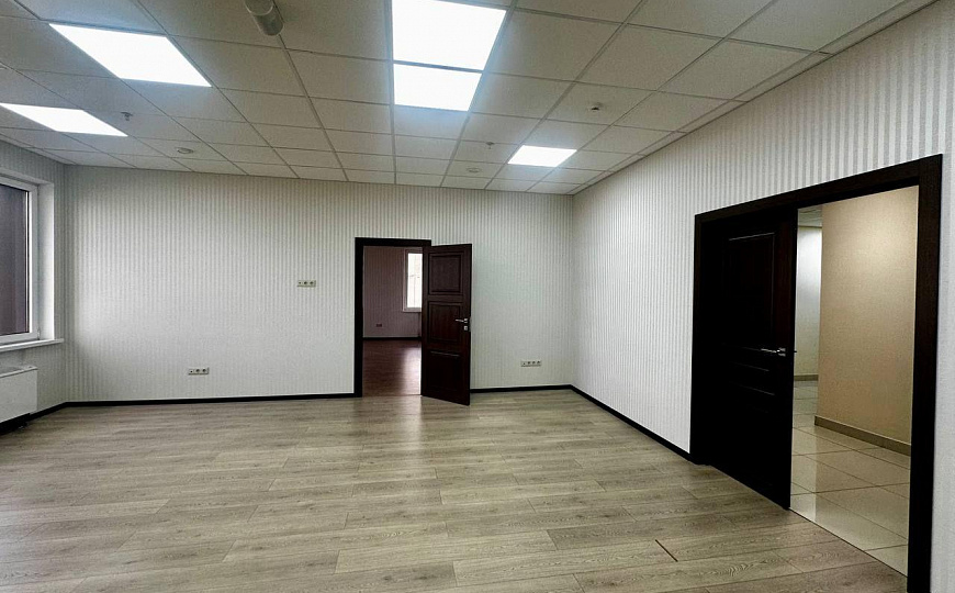 Аренда офиса класса «А» 77 м2 в БЦ «БэлПлаза» с видом на Волгу фото