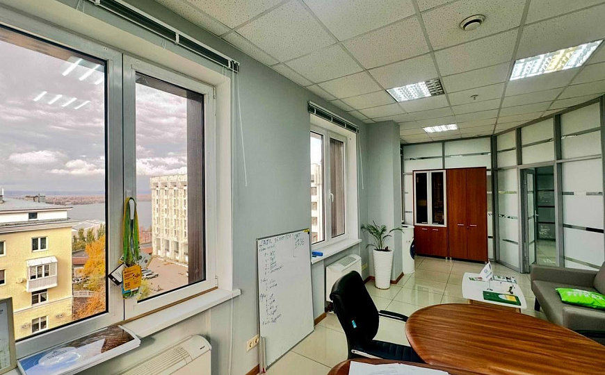 Аренда 95 м2 в БэлПлазе с видом на Волгу фото