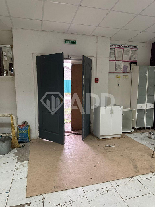 Здание в аренду в проходном месте фото
