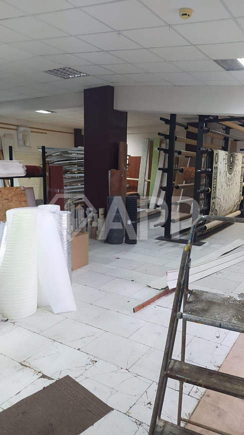 Здание в аренду в проходном месте фото