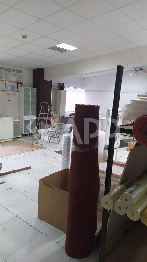 Здание в аренду в проходном месте фото