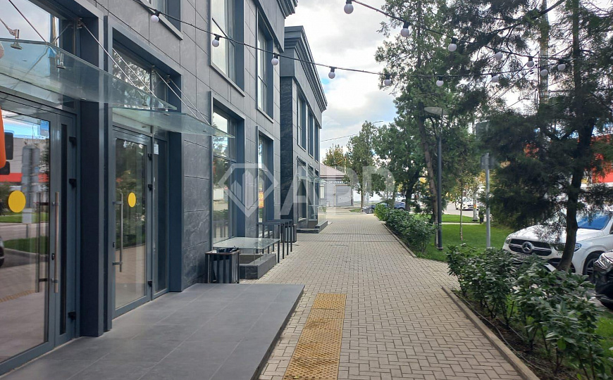 Сдаю 1 этаж 146 м² Центр города, ЖК "Аврора" фото