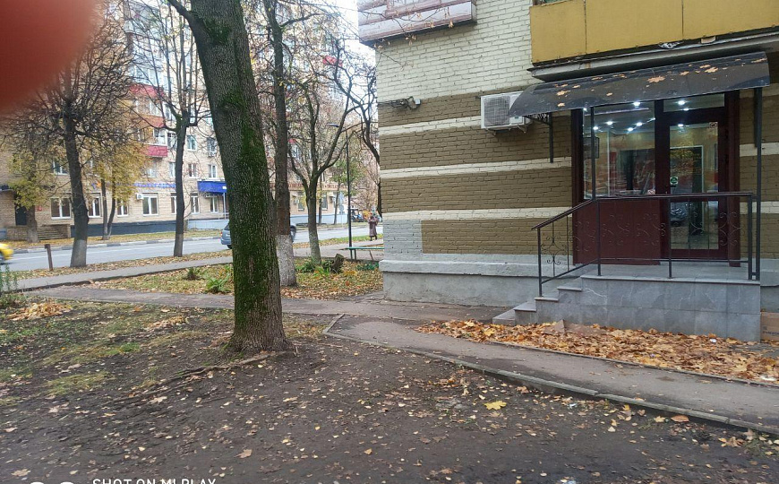 45 м в центре города с большим трафиком фото