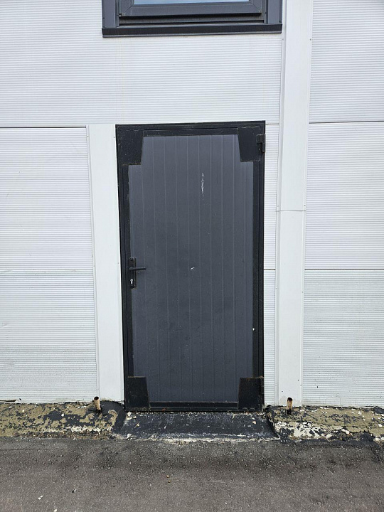 Помещение на первом этаже фото