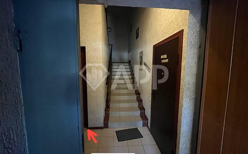 Здание/ трафик/ сауна/ у дороги фото