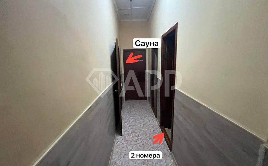 Здание/ трафик/ сауна/ у дороги фото