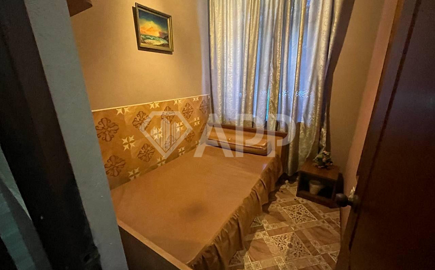 Здание/ трафик/ сауна/ у дороги фото