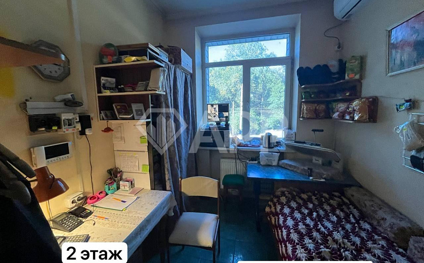 Здание/ трафик/ сауна/ у дороги фото