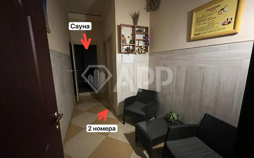 Здание/ трафик/ сауна/ у дороги фото