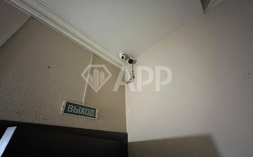 Здание/ трафик/ сауна/ у дороги фото