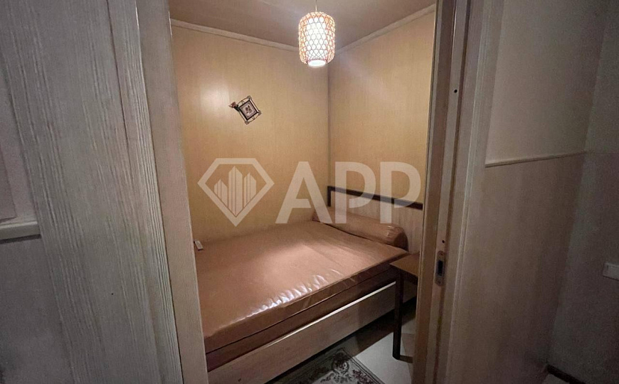 Здание/ трафик/ сауна/ у дороги фото